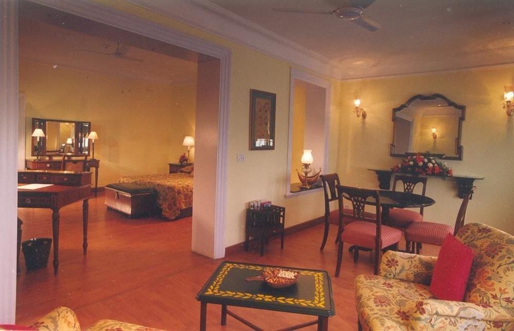 The Lalit Grand Palace Srinagar Exterior foto